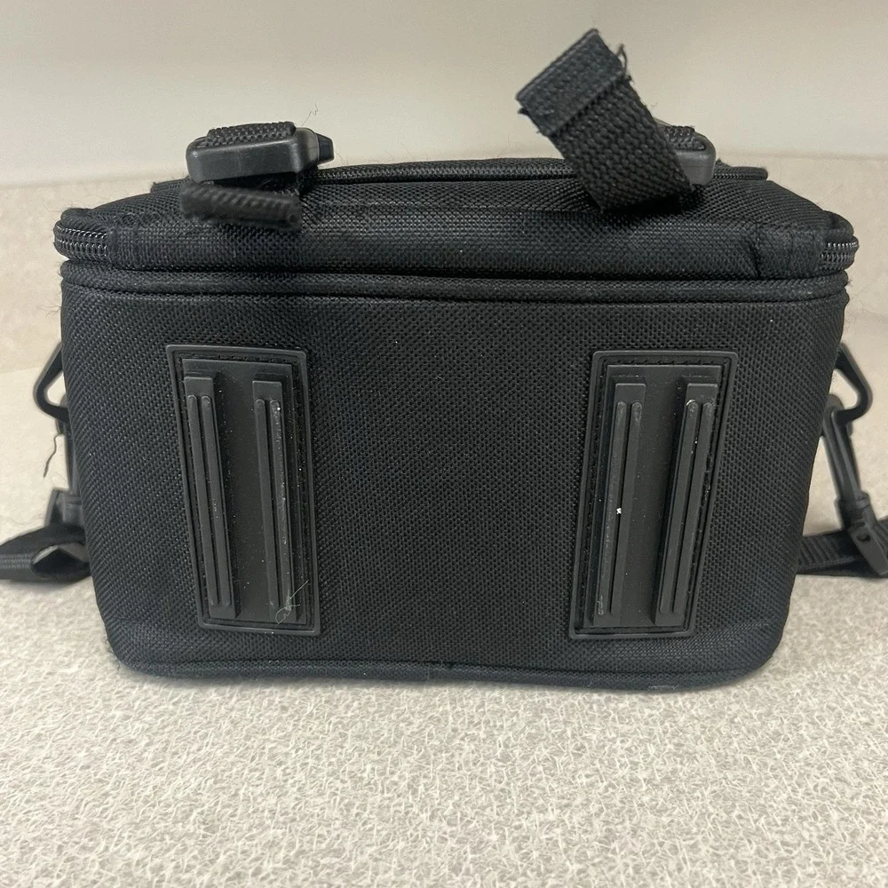 Samsonite Small Camera Bag or Camcorder Bag Compartments divisions Compact Black